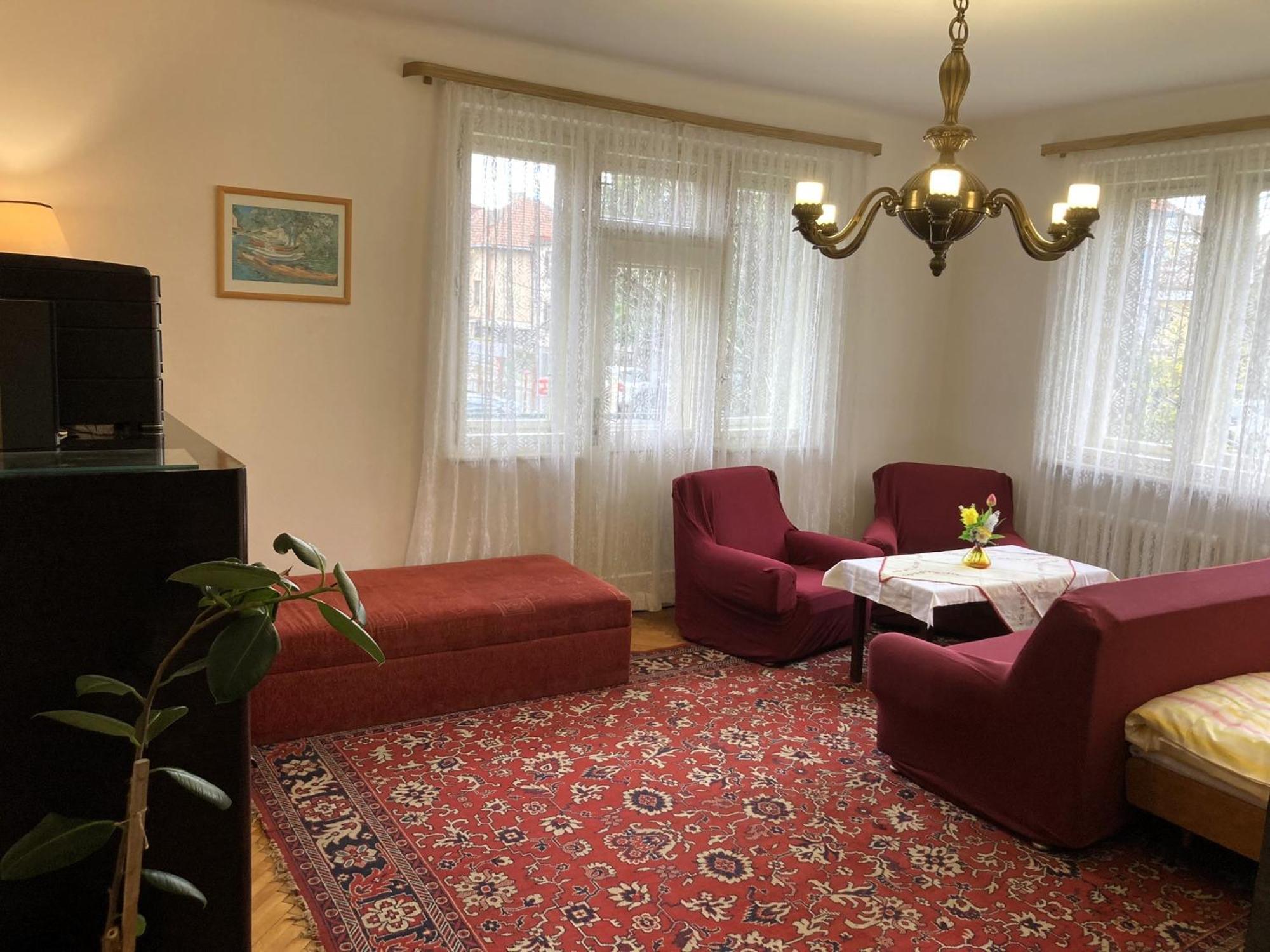 Spacious Apartment - Free Parking! Praha Bagian luar foto