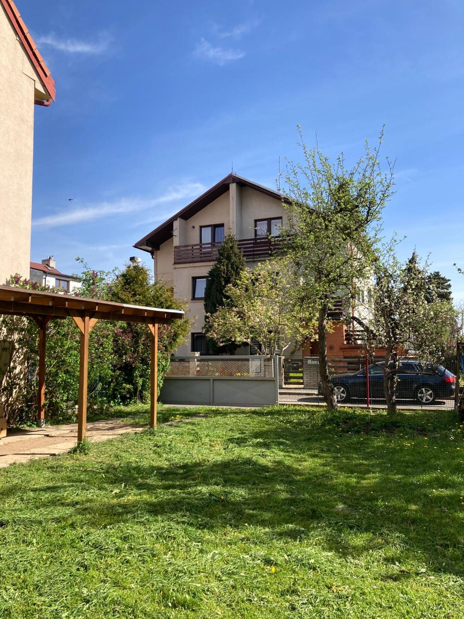 Spacious Apartment - Free Parking! Praha Bagian luar foto